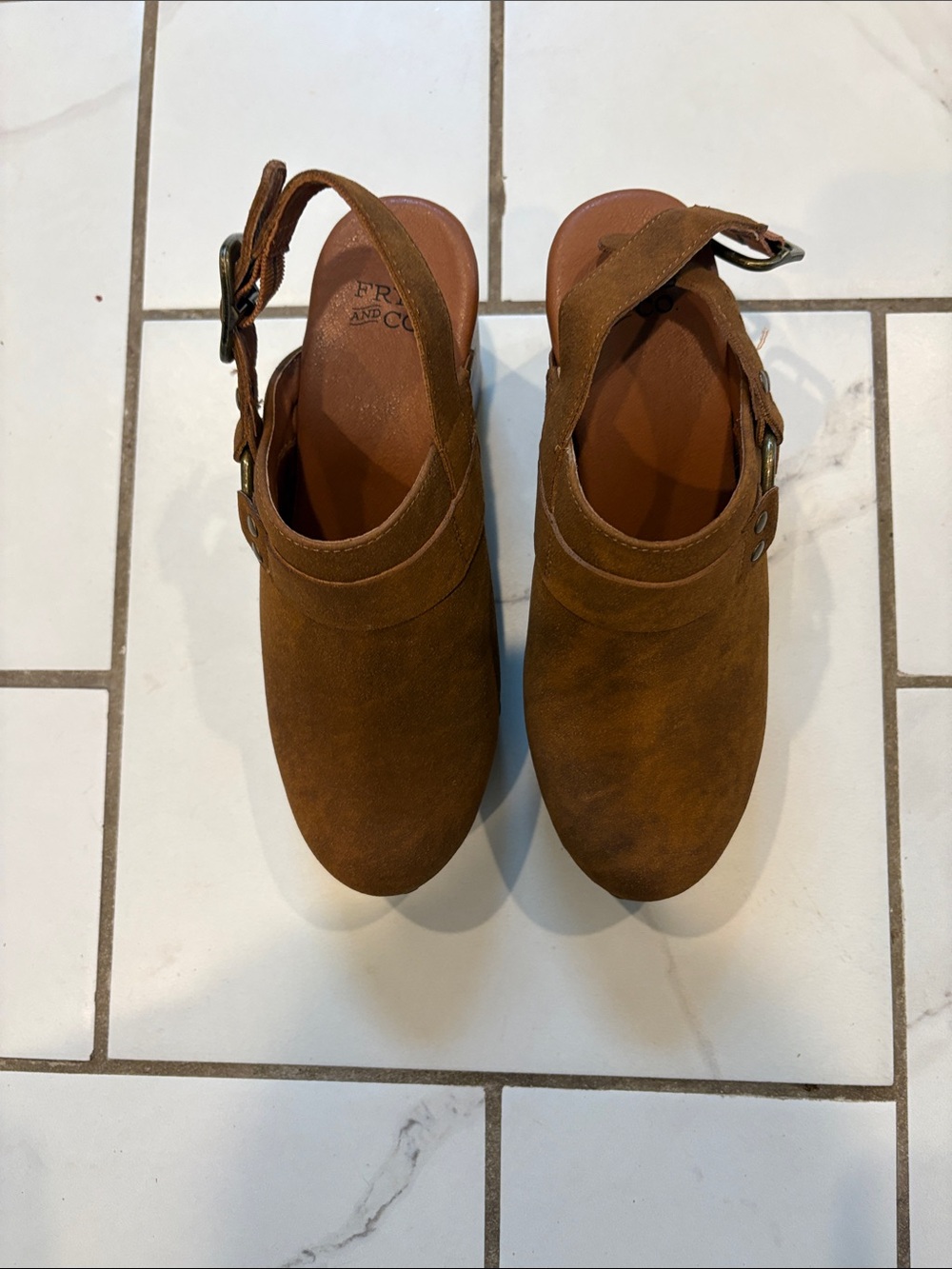 Cute! FRYE AND CO. Iselle Brown Studded Slingback Clog Heels - NWT, women size 6 - Picture 2 of 8